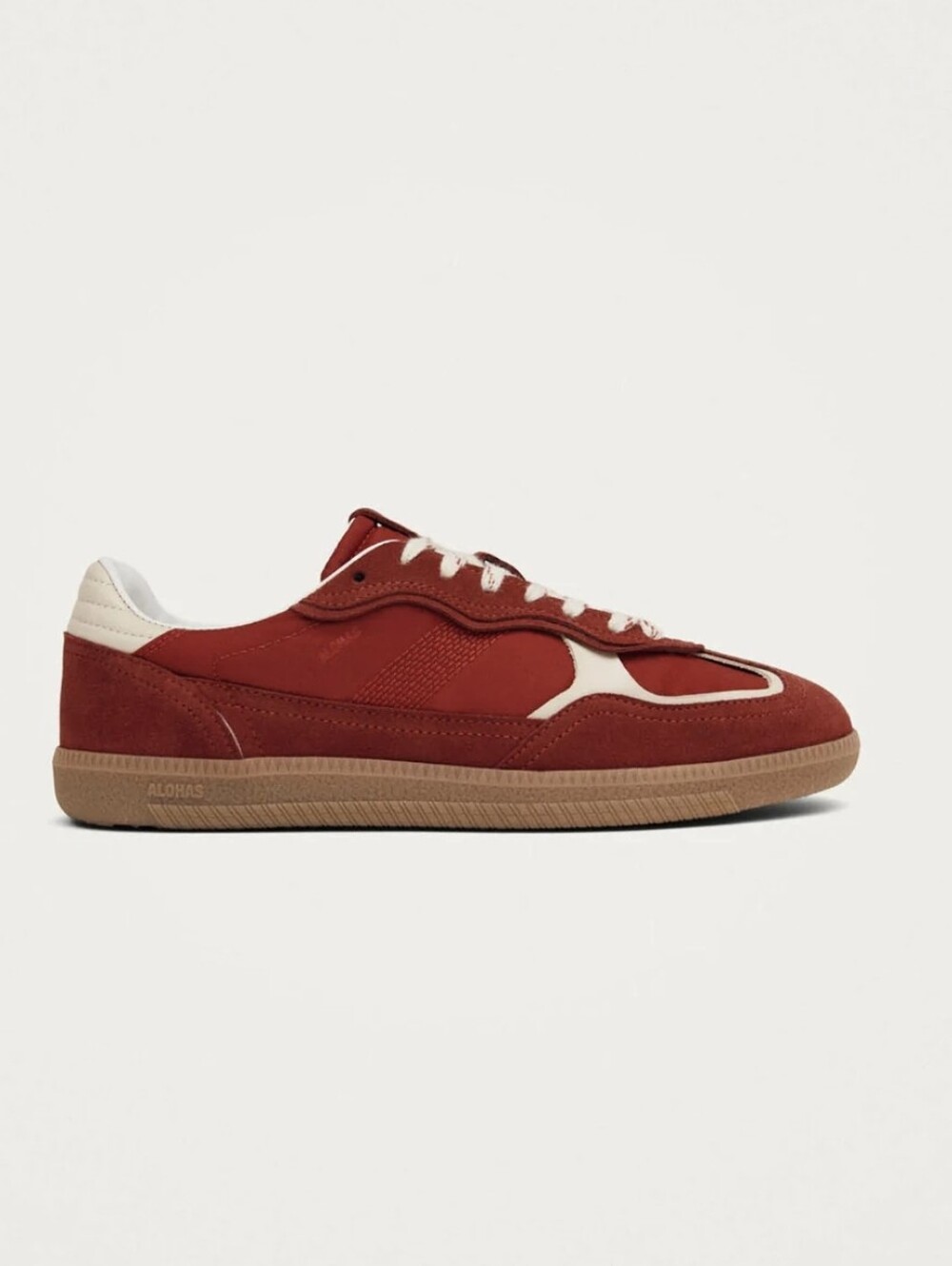 alohas rife red sneakers new in box size 6